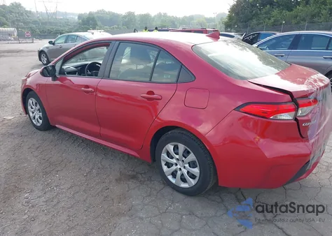 2021 Toyota Corolla Le z USA, uszkodzony, nr VIN JTDEPMAE9MJ163460